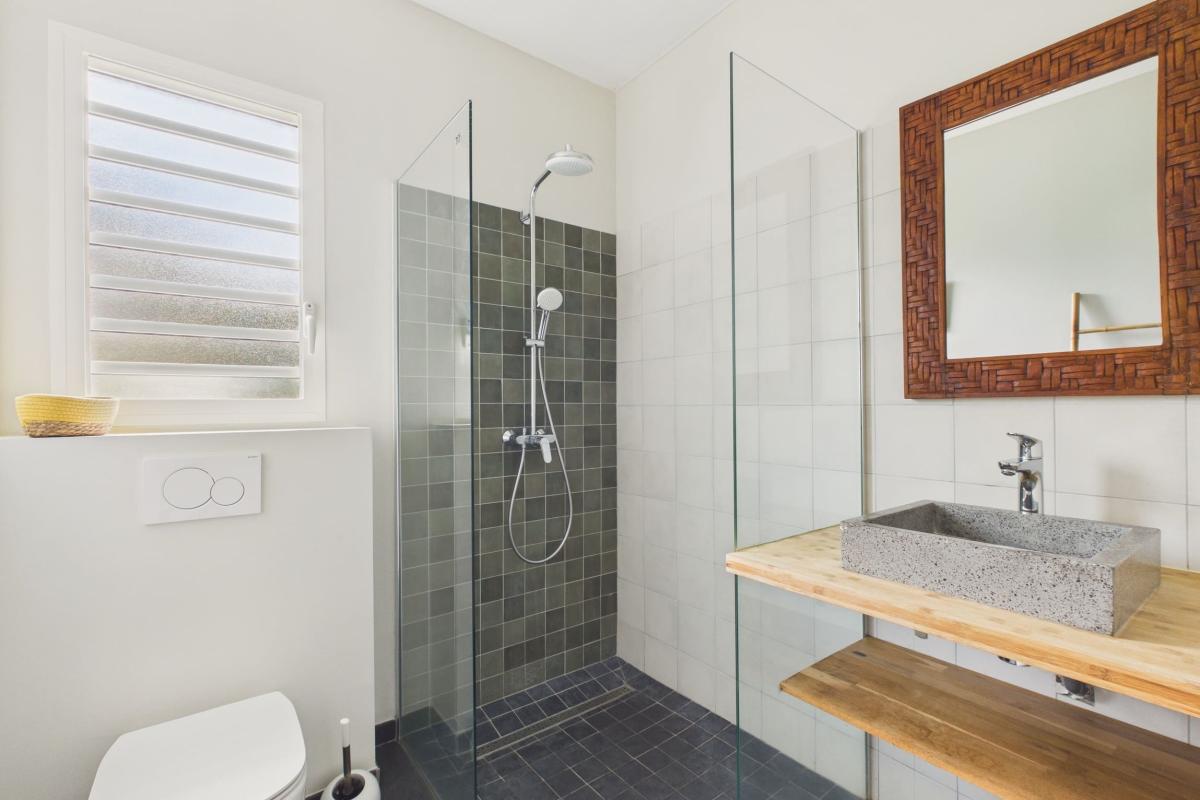 Location villa martinique 12 personnes 4 chambres - chambre 2 douche